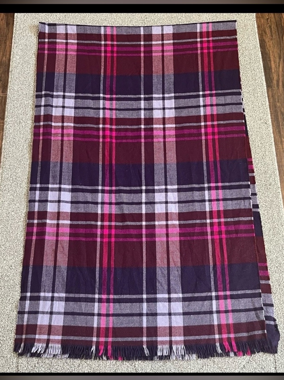 Gap Scarf Wrap Size Large Rectangle Tartan Plaid Fringe Purple Pink Soft